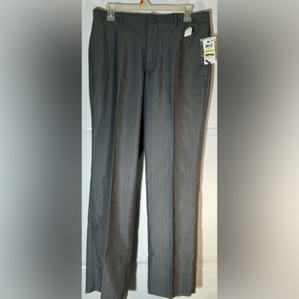 NWT INTERNATIONAL CONCEPTS MENS GREY WITH PINSTRIPES SIZE 30/32